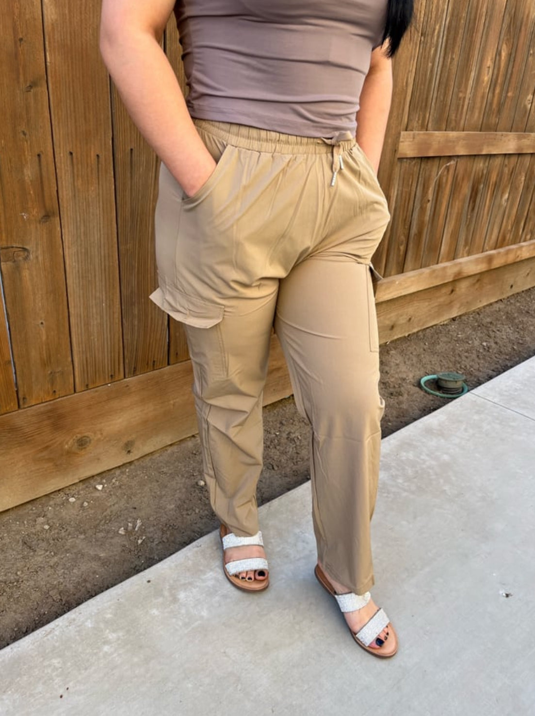 Tan cargo pants (High waist)